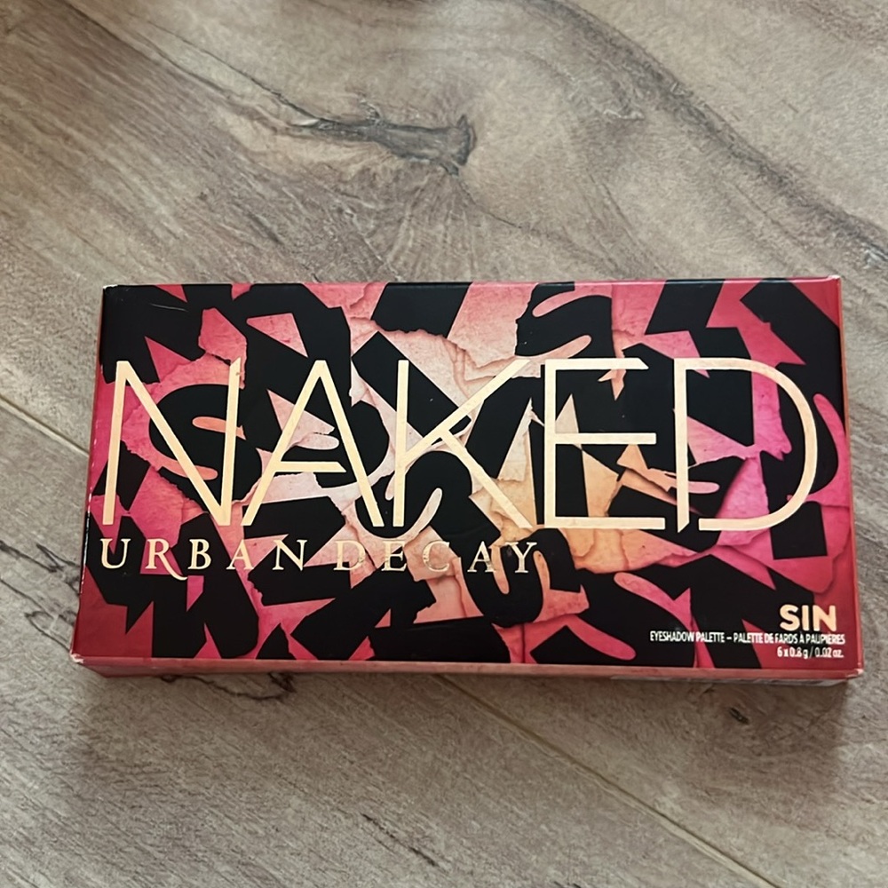 Urban Decay. sin - eyeshadow pallet- New - Picture 2 of 3